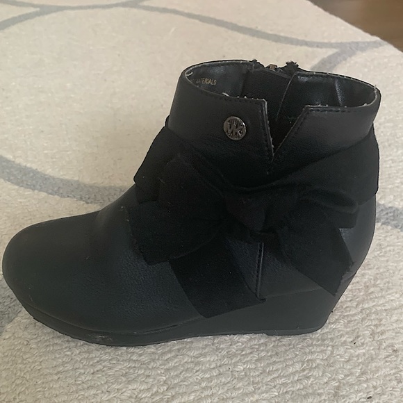 Girls Michael Kors boots, size 12 - Picture 8 of 15